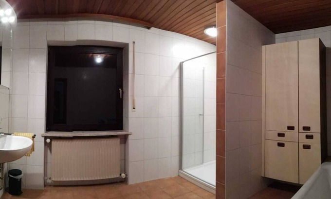 Albaching Apartment | Living & art - vacation apartment approx. 30 min. from Munich with that special something!