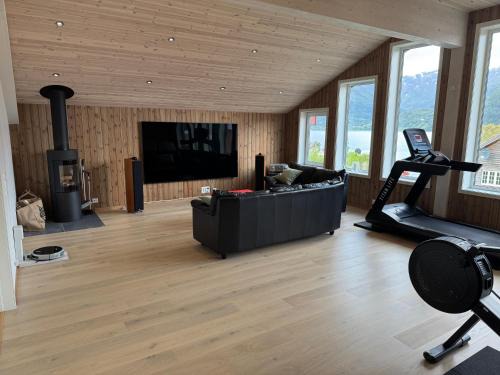 Jolster Apartment | Living in a Nikolai Astrup motif 96m2