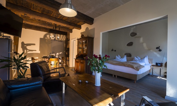 Nikolaivorstadt Apartment | Living in the "industrial style" -Appartement