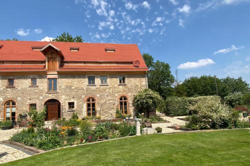 Falkenstein Apartment | Living in the old granary