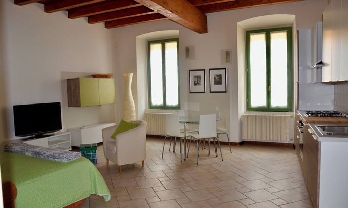 Vimercate Apartment | Living Room Old Town