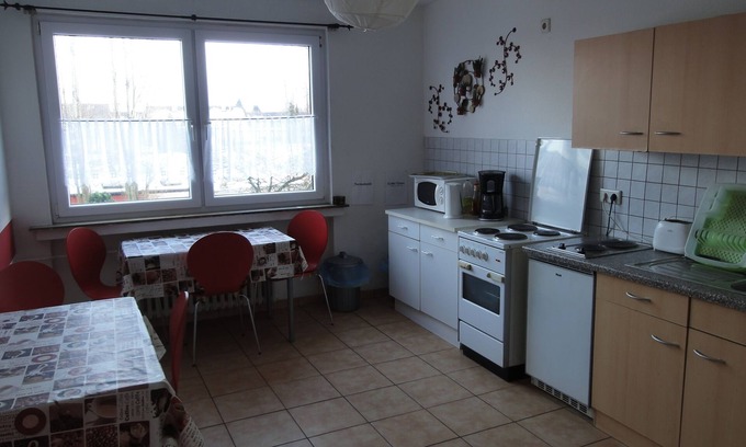 Wanheimerort Apartment | Living with a view of the Rhine - 2nd floor