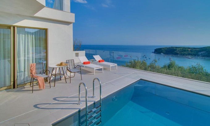 Parga House | LIVINGHOME SUITES