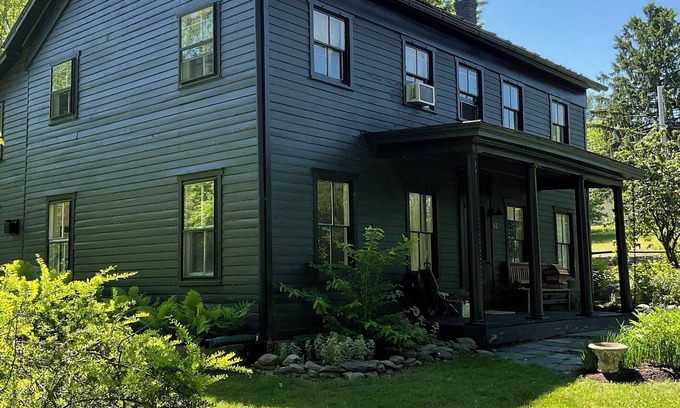 Livingston House | Livingston Farmhouse with hot tub and sauna