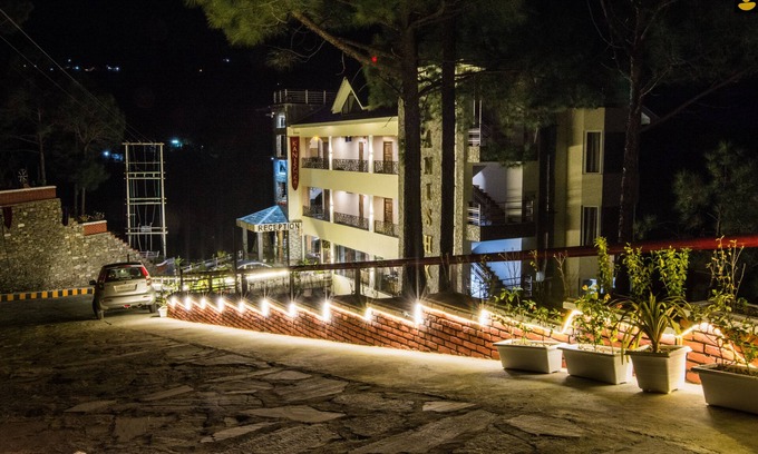 Chail Resort | LivingStone Mountain retreat Executive room