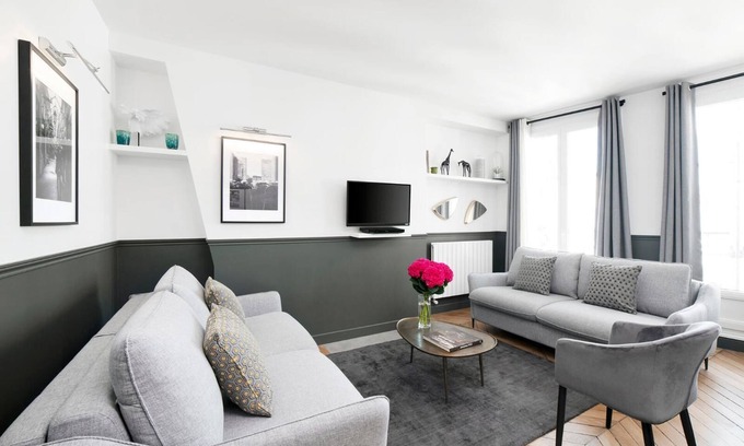 Quartier de la Porte-Saint-Denis Apartment | LivinParis | Luxury 2 Bedrooms Opera I
