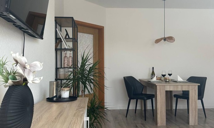 Schonebeck Apartment | Livoro Mercado Apartment