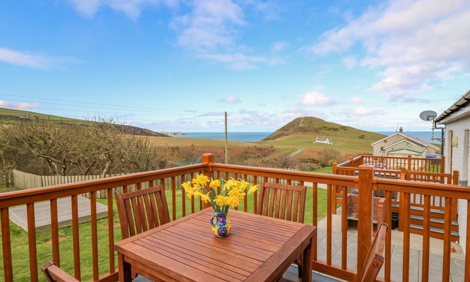 Mwnt Cottage | LLAETHDY, pet friendly, country holiday cottage in Cardigan