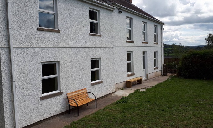 Pentrefelin Other | Llandeilo Farmhouse