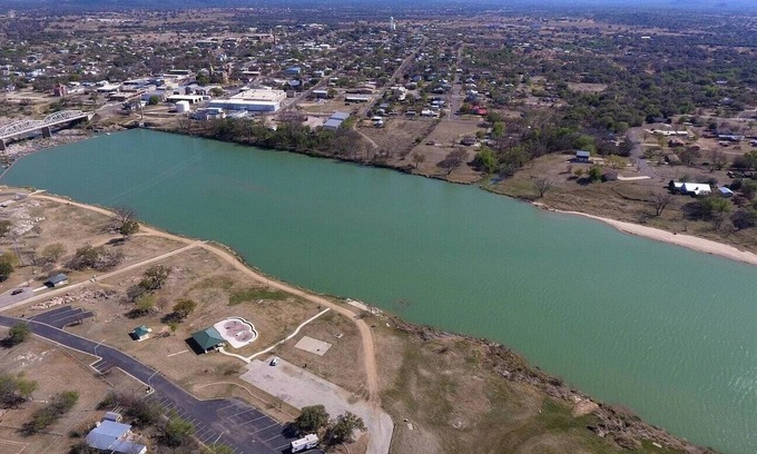 Llano House | Llano Lake Retreat - find the peace and tranquility of life againnSUP 1556
