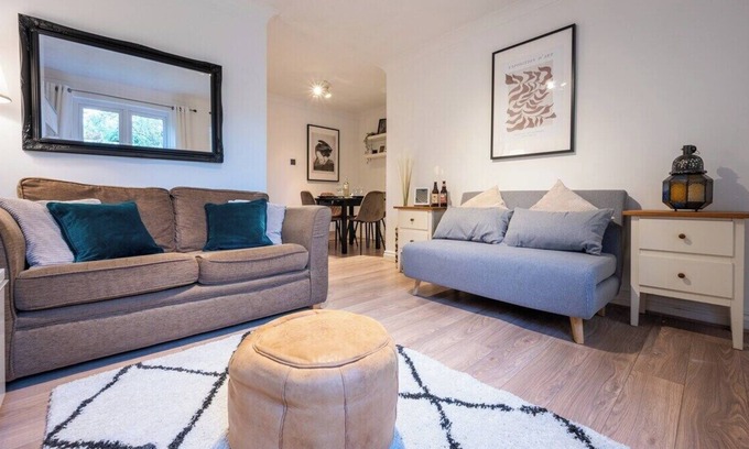 Atlantic Wharf Apartment | Llansannor Drive by Tŷ SA - Free Parking Available