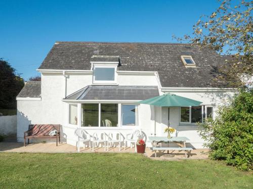 Cilgerran House | Llantood Farm Cottage, Cardigan