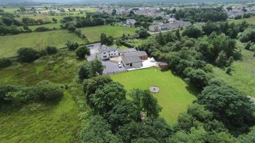 Brynrefail House | Llety'r Adar