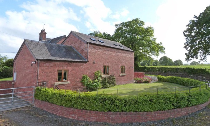 Overton-on-dee House | Llety'r Dderwen