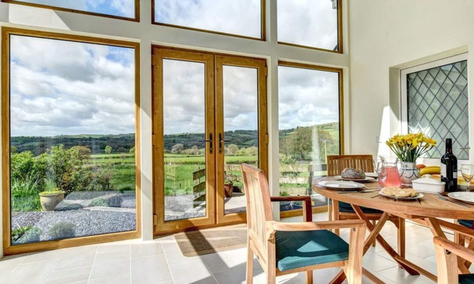 Llanwrda House | Llety'r Wennol in the beautiful Llanwrda