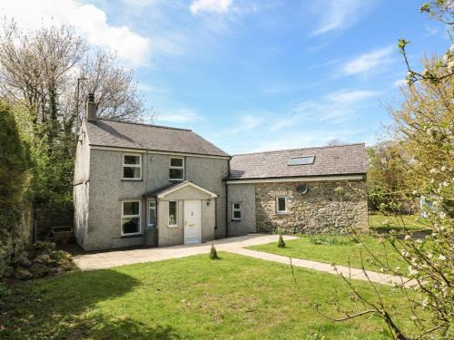 Menai Bridge House | Lleyn Cottage The Hive
