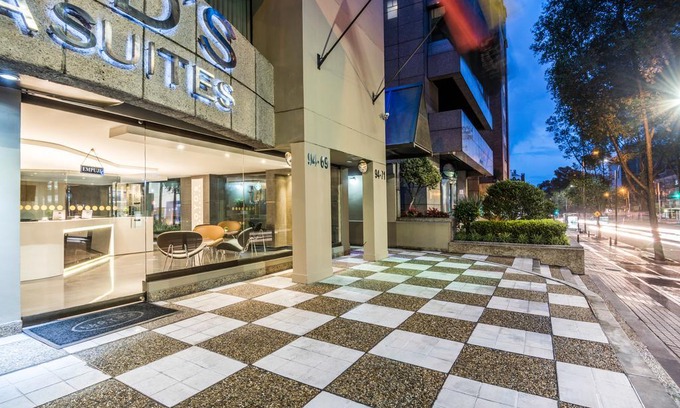 Chico Norte Hotel | Lloyds Apartasuites Parque 93