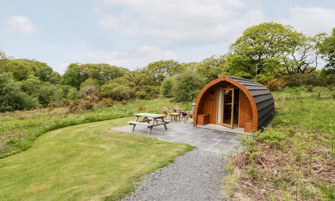 Snowdonia National Park Cottage | LLUGWY POD, family friendly, luxury holiday cottage in Betws-Y-Coed