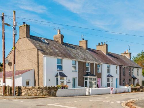 Edern House | Llwyndre