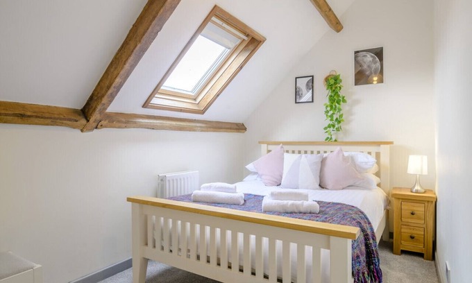 Brecon House | Llysfaen Cottage - Two Bedroom House, Sleeps 4