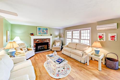 Barnstable House | Lobster Rock Retreat