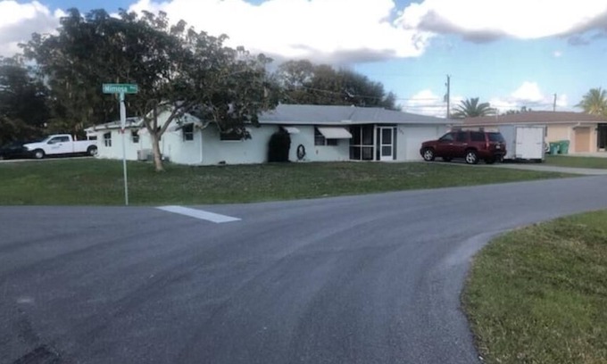 Port Charlotte Apartment | Local quiet stay