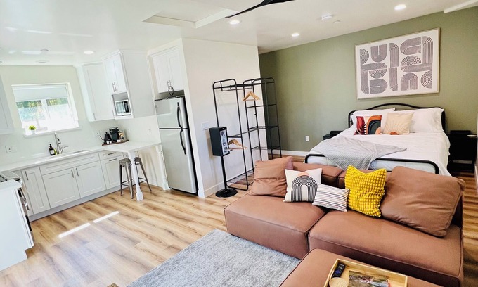 Estates at Canyon Crest Apartment | Local Riverside UCR - Canyon Crest-new construction studio