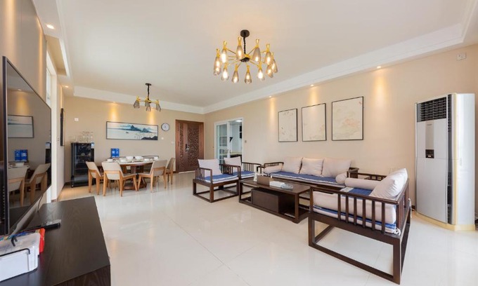 Donghu District Apartment | Locals Apartment House 01