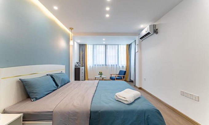 Downtown Hangzhou Apartment | Locals Apartment Place 99