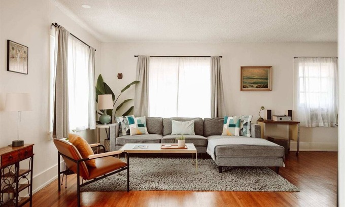 Belmont Heights House | Located in Historic Belmont Heights District - Close to CSULB, Convention Center + Beach