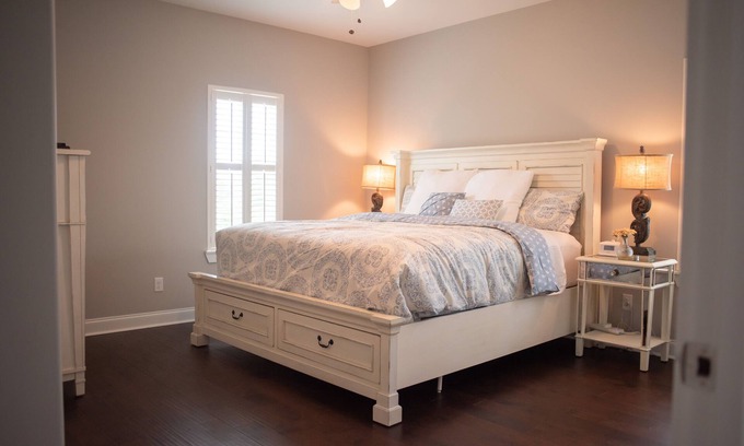 Lake Charles House | located in the downtown Lake Charles! 5 min drive to the civic center