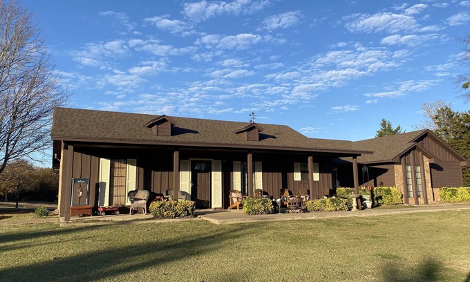 Coleman House | Located near the historic capitol of the Chickasaw Nation and Blue River