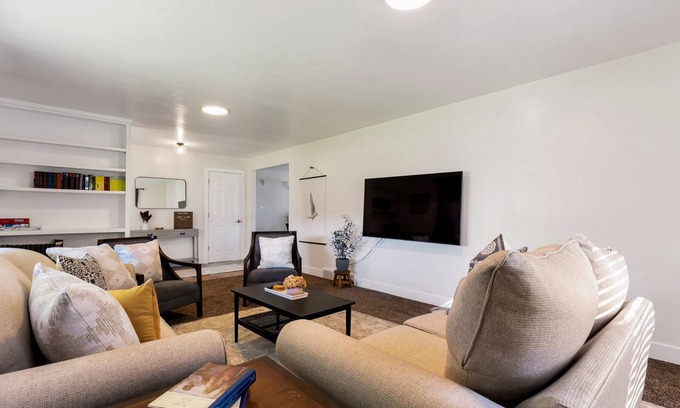 Highland House | Located near the mouth of American Fork Canyon