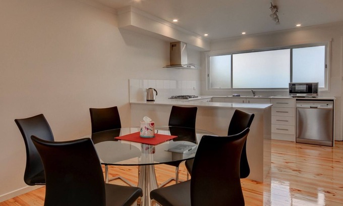Port Fairy House | Located only a stone's throw to East Beach