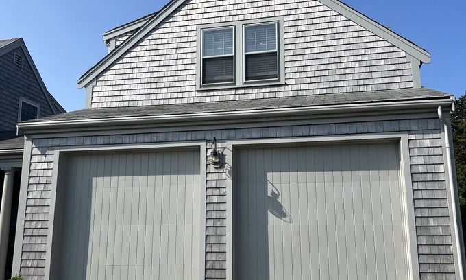 Nantucket Town House | Located right on the edge of town, the perfect Nantucket getaway!