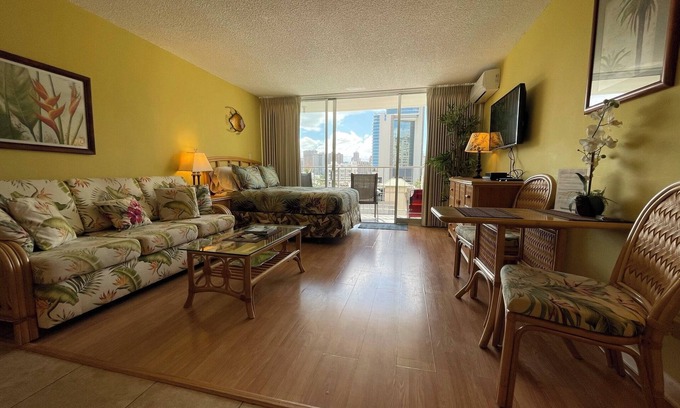 Waikiki Apartment | 💎LOCATION💎 5min to 🏄‍♀️🏊‍♀️🐠🦈🌸 free parking 🚙🅿️, fast WIFI💻 🌺F09A06🌺