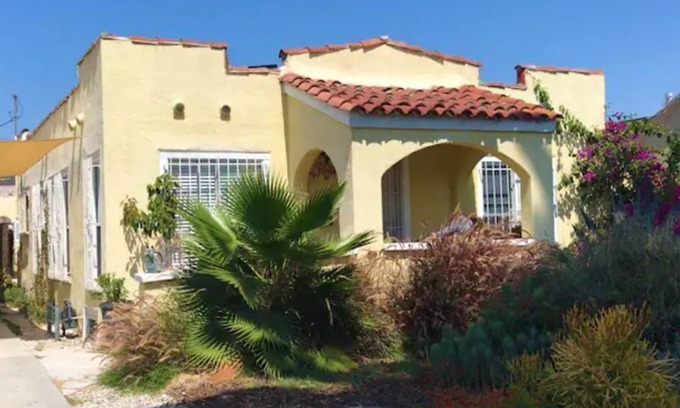 Los Angeles House | LOCATION heart of LA - ENJOY MORE AND DRIVE LESS
