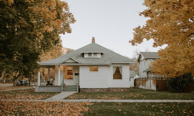 Rose Park House | LOCATION! Historic home with a modern touch
