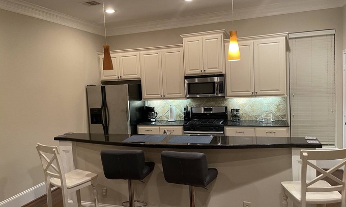 Houston House | Location in the Galleria area