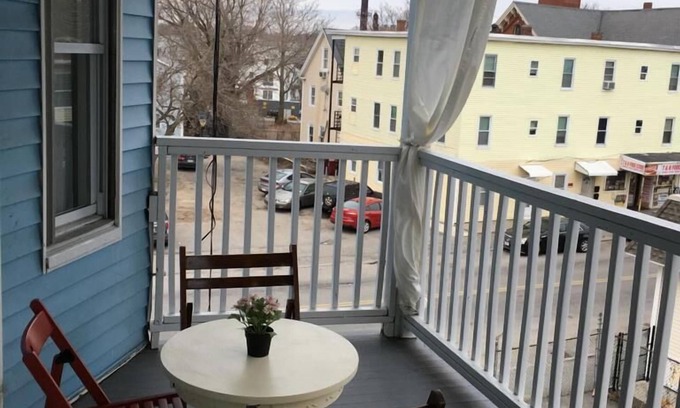 Highlands House | location location .04 mile city center 5Br/1 Full Baths, wifi, Netflx-freePARK