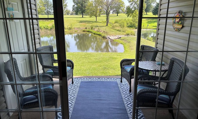Branson Condo | LOCATION LOCATION LOCATION @ The Cozy Hideaway