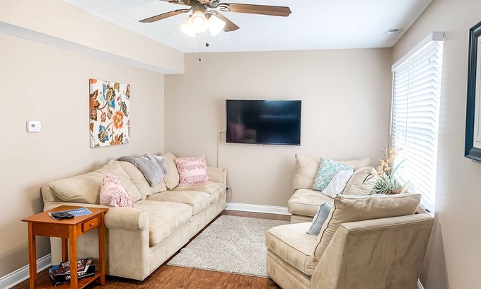 Oxford House | Location, location, location! In Oxford's Mile Square! 4 Bed/2 Bath Townhouse