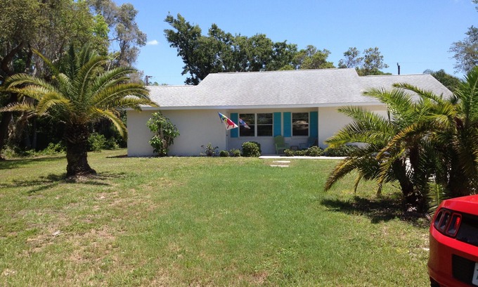 Laurel House | Location, Location- Walk to Nokomis Beach!