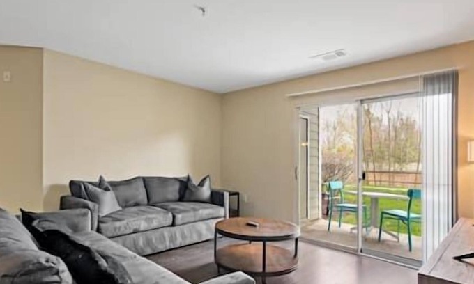 Herndon Apartment | Location | Luxury | Prime | Suburban | Boutique