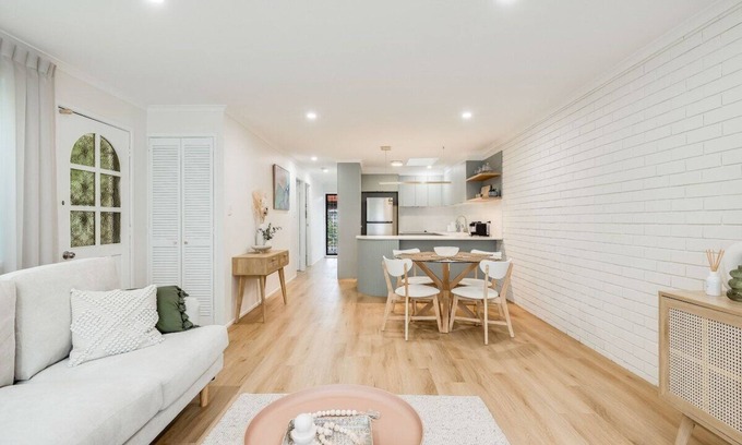 East Toowoomba Apartment | Location Meets Elegance - The Perfect Stay!