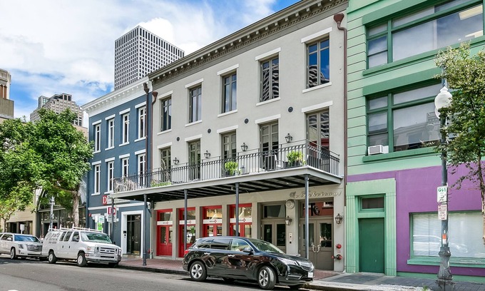 Central Business District Condo | Location! Modern Condo in the Warehouse