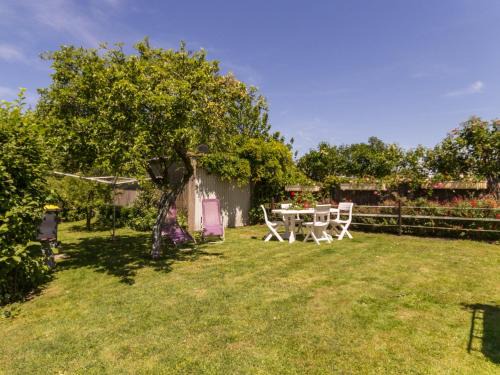 Saint-Andre-des-Eaux House | Location saisonnière: Gîte cosy avec jardin clos, proche plages et parc de Brière, wifi inclus! - FR-1-306-892