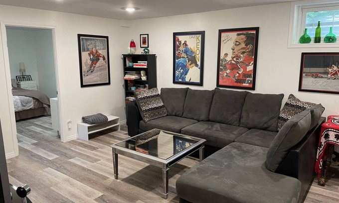 Saskatoon Downtown Apartment | Location! Walk to Broadway, U of S, Royal University Hospital & Downtown.