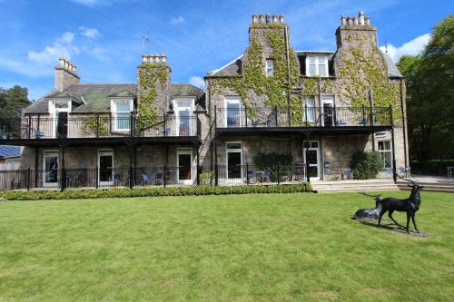 Dinnet Hotel | Loch Kinord Hotel