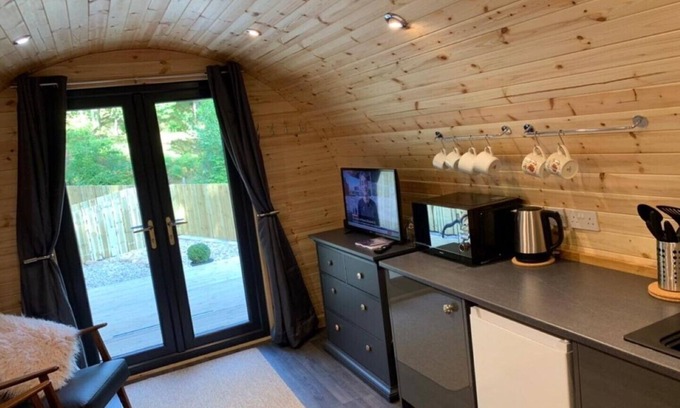 East Lewiston Ski Chalet | Loch Ness Woodland Pods - Fully Equipped Glamping pod